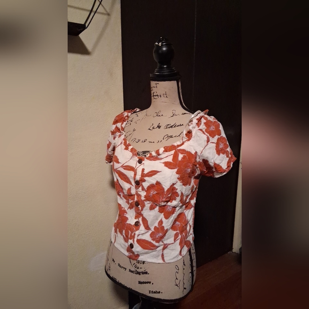 Floral Puff Sleeve Top - Red and White